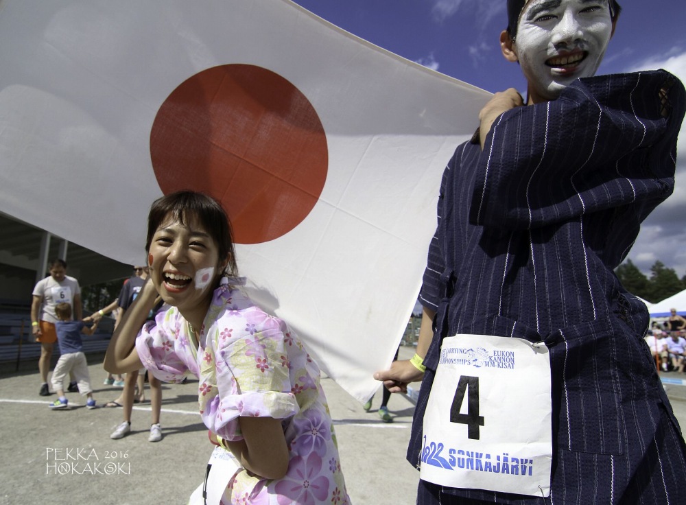 奥様運び世界選手権大会 フィンランドの一風変わったお祭り Wife Carrying World Championship キートスショップ