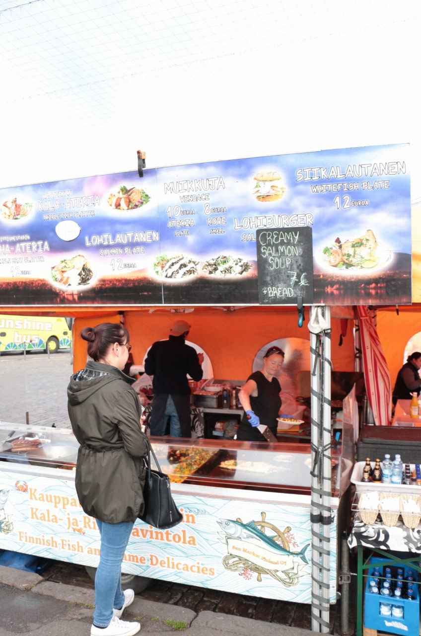 カウッパトリ・マーケット広場にある料理屋台