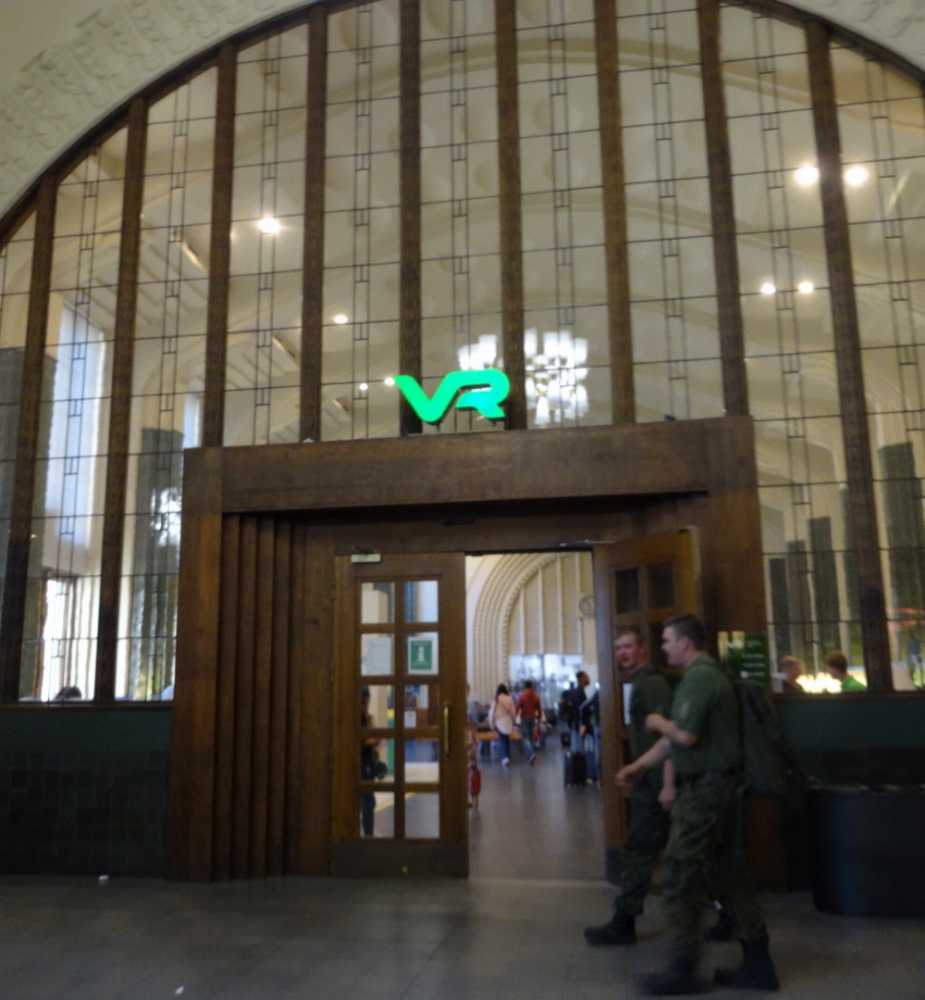 ヘルシンキのパブトラムに乗車 詳細大公開 １ なかなか見つからないパブトラム キートスショップ