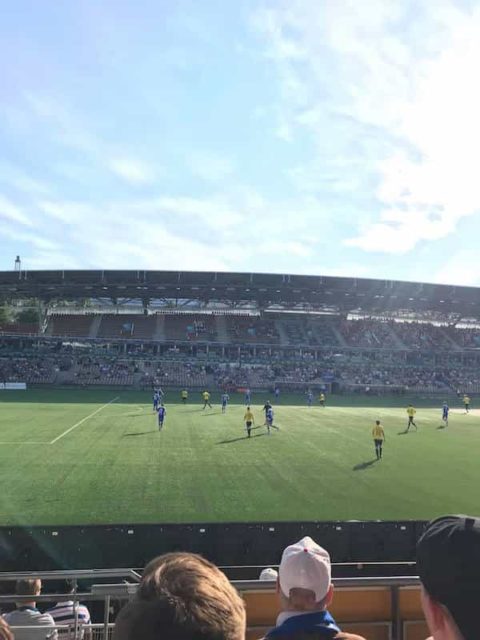 フィンランドでサッカー観戦 ヘルシンキチーム Hjk の試合を見に行こう キートスショップ